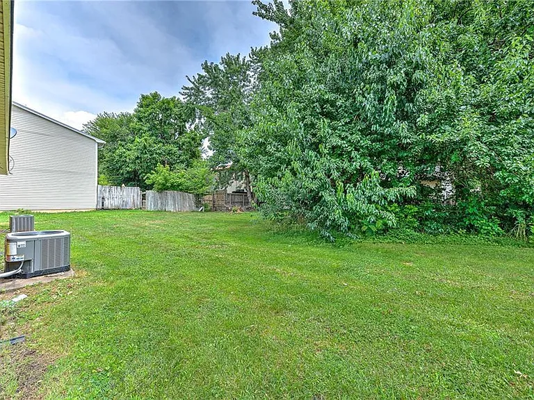 2748 N Arroyo Ave — Photo 15