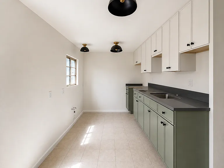 420 Hoitt St #2 — Photo 1