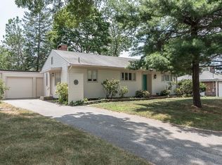 9 Haliburton Rd, Rumford, RI 02916