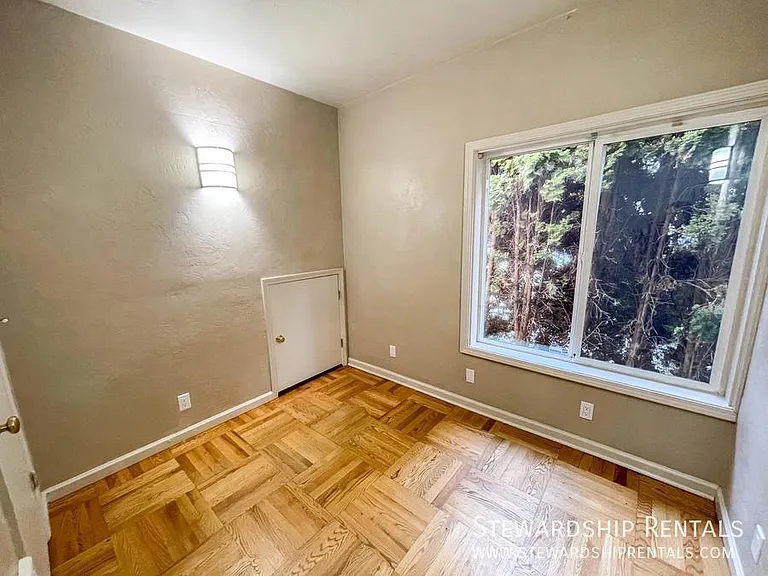 1825 Harris St #5 — Photo 7