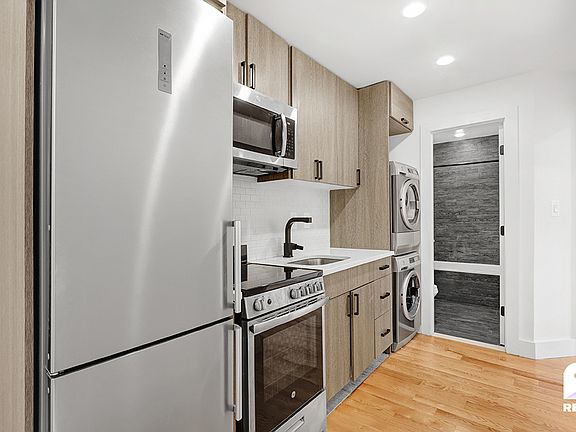 3rd image of 90 E 18th St APT 3A
