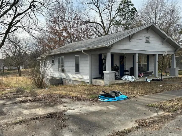 711 9th St, Etowah, TN 37331