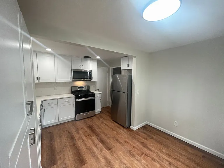 1354 Amherst St #2 — Photo 6