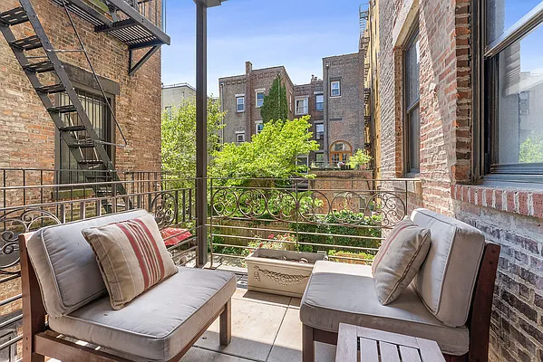 Rented by Douglas Elliman | media 24