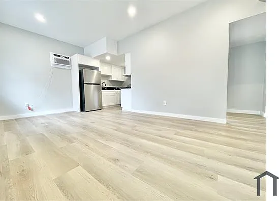 193 W 41st Pl — Photo 10