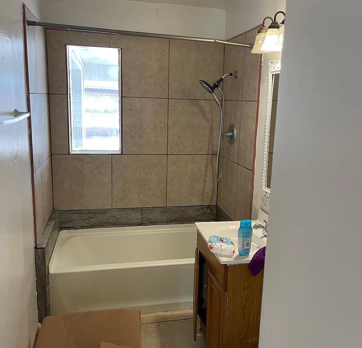 3 bed, 1.5 bath, 1318 sqft, $1,700 — Photo 3