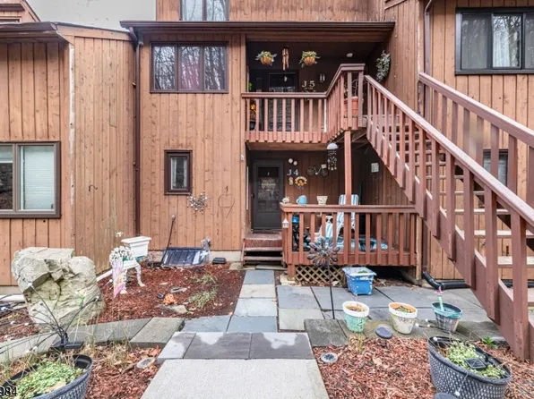 14 Village Way Unit 4 BLDG 14 #4, Vernon Twp., NJ 07462