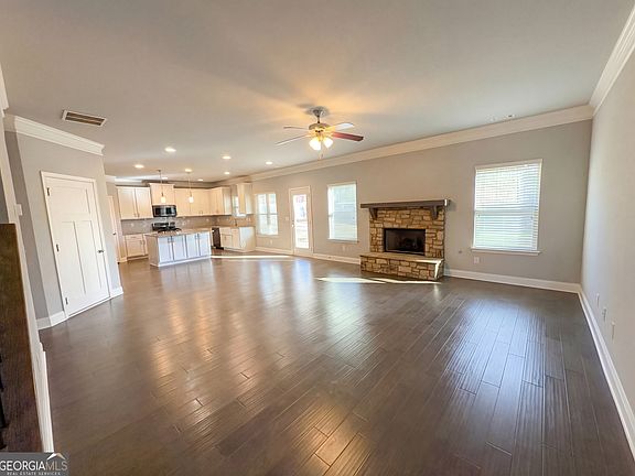 5th image of 2110 George Bush Ln