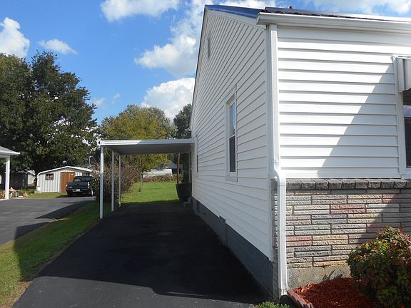 4th image of 604 N East St
