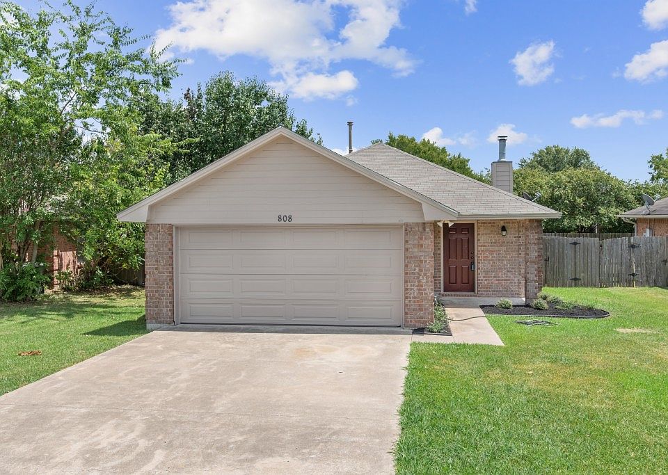 1st image of 808 Azalea Ct