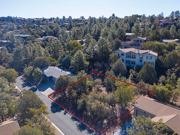 2nd image of 1027 Hyland Cir