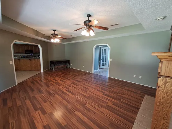 215 Sonya Dr, Enterprise, AL 36330