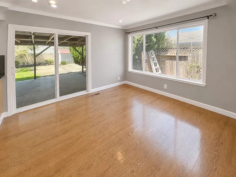 270 McDuff Ave — Photo 8