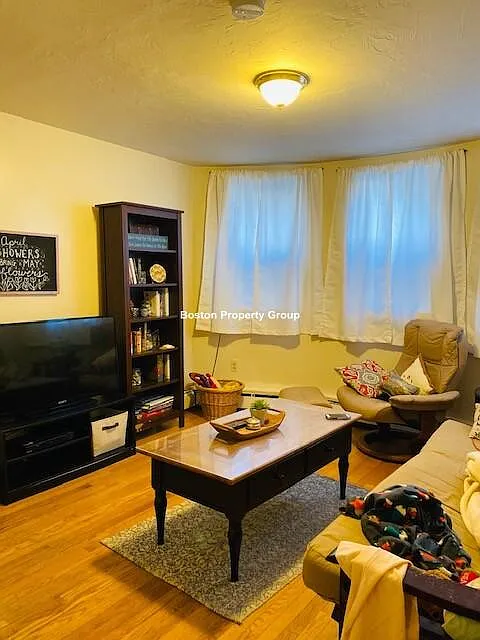 1 bed, 9999 sqft, $2,500 — Photo 2