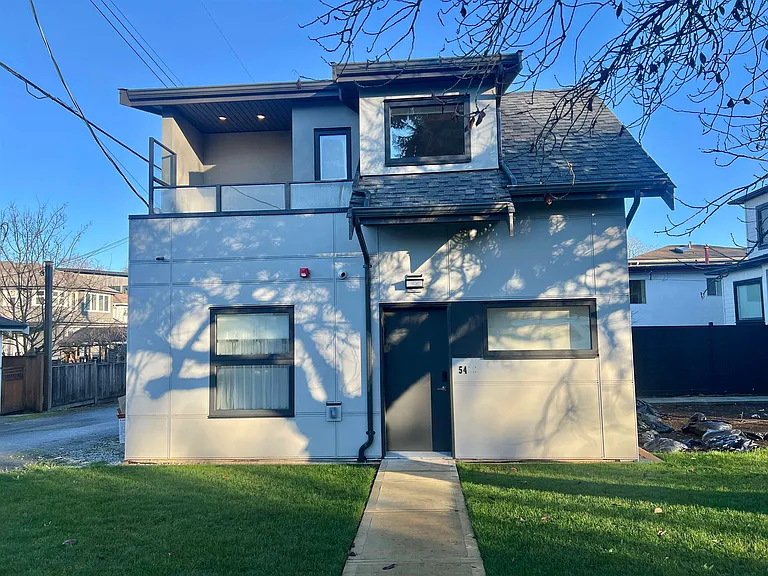5482 Quebec St — Photo 1