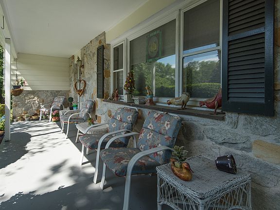 4th image of 2607 Dogwood Ln