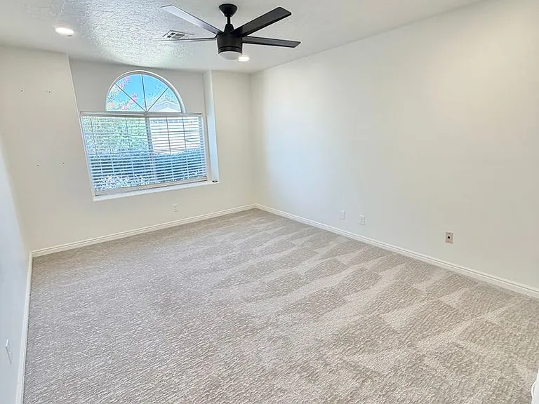 3519 S 1470 W — Photo 13