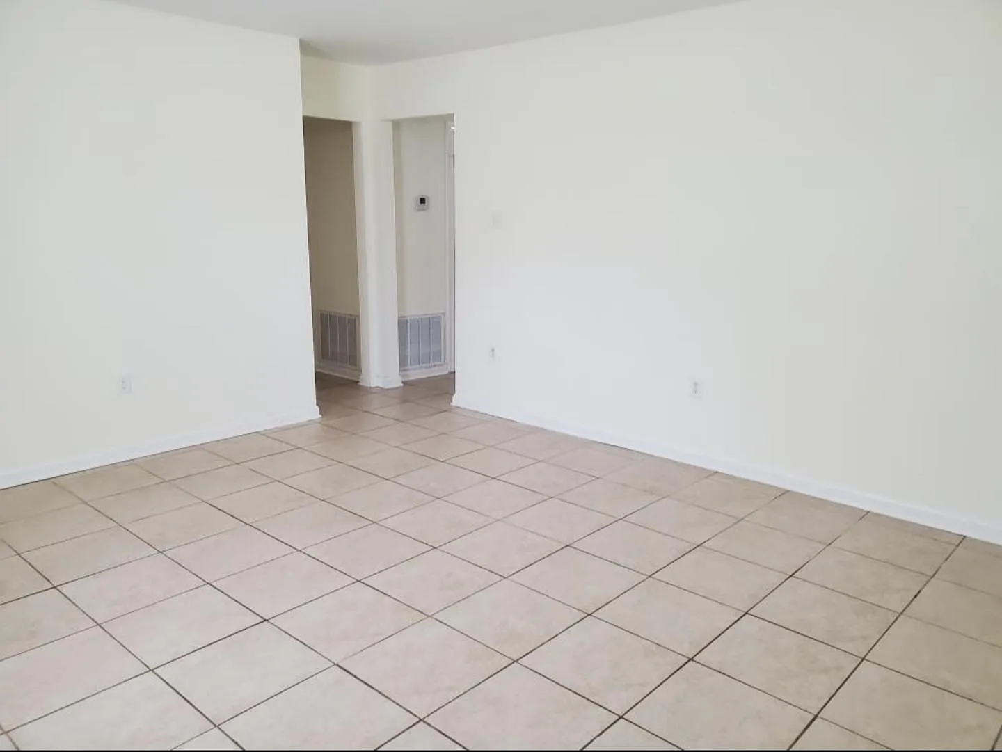 3 bed, 1390 sqft, $1,600 — Photo 4