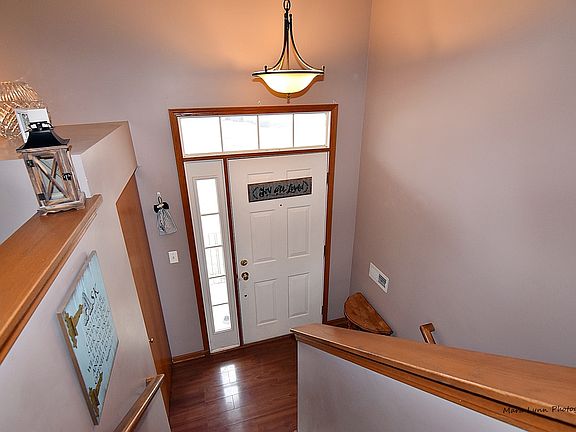 4th image of 871 Clover Ln