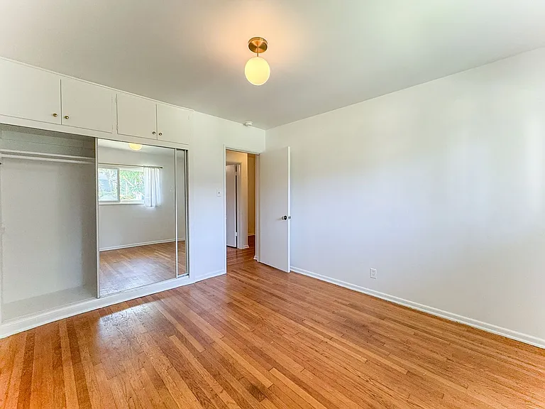 2033 Euclid St #6 — Photo 10