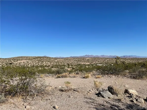 1155 W Haystack Dr, Meadview, AZ 86444