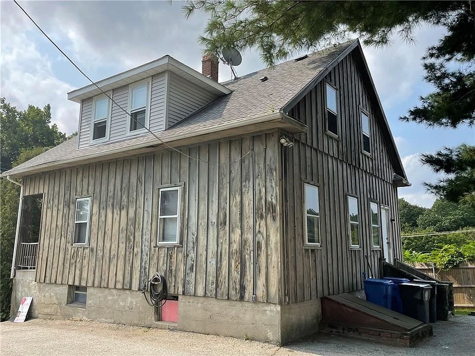2nd image of 317 Heather St
