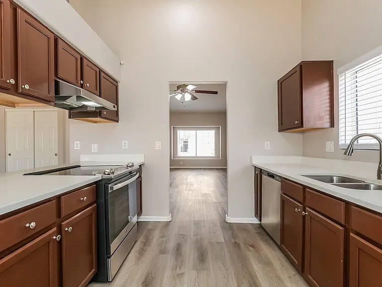 10249 W Orange Dr — Photo 5