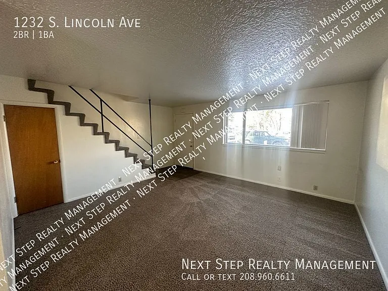 1232 S Lincoln Ave — Photo 3