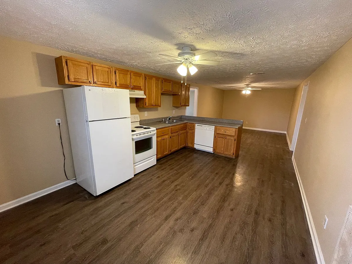 Building Photo - 41 Woodberry Dr SE