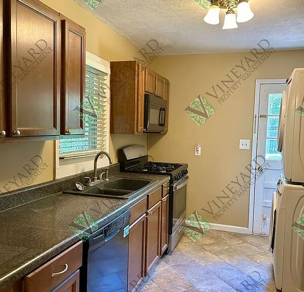 4306 Hillcrest Dr — Photo 7