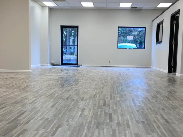 517 N Lake Ave #B, Twin Lakes, WI 53181