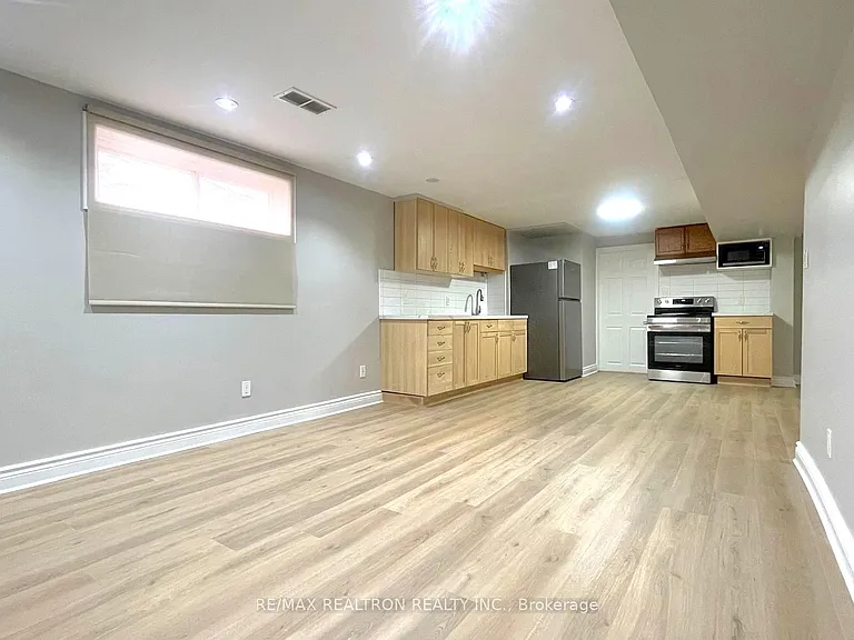 365 Mississauga Valley Blvd #LOWER — Photo 5