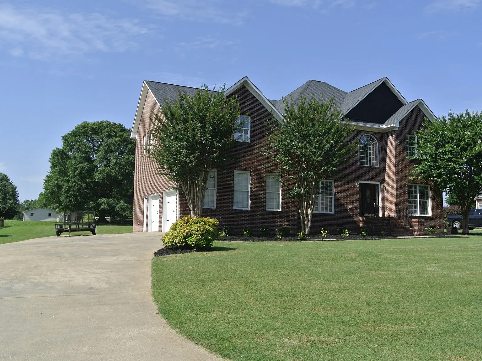 4 bed, 3.5 bath, 3062 sqft, $3,500 — Photo 2