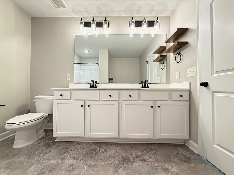 303 Breezeway Dr — Photo 34