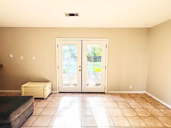 5th image of 365 Eldridge Dr