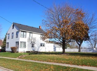 453 S 3rd St, Peotone, IL 60468