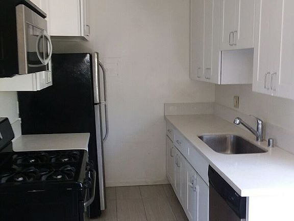 2nd image of 11857 Jefferson Blvd APT 5