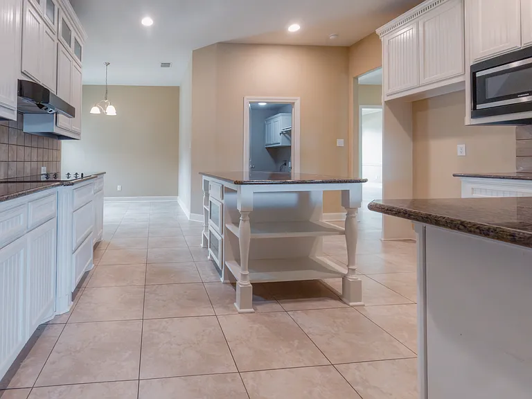 611 Table Rock Dr — Photo 6