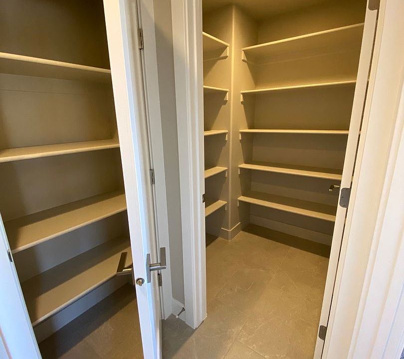 1st image of 308 W Augusta Dr #10229092