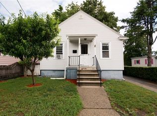 77 Hillcrest Ave, Pawtucket, RI 02860