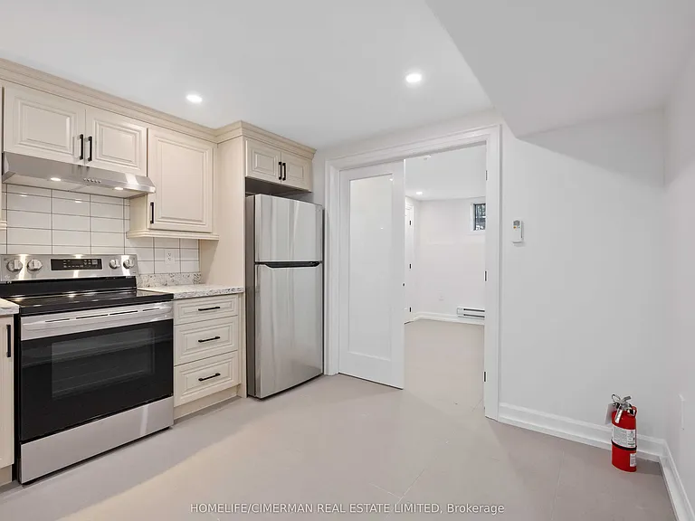 861 Ossington Ave #LOWER — Photo 14