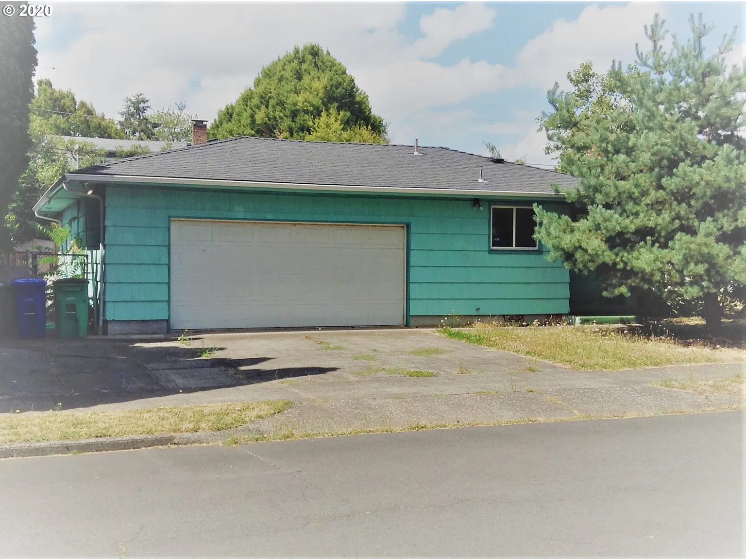 605 SE 166th Pl photo 1