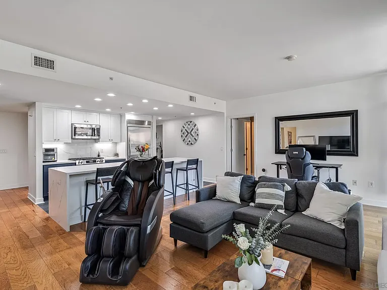 3812 Park Blvd #207 — Photo 9