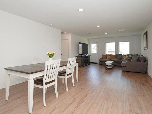3rd image of 26706 Paloma Blanca Dr