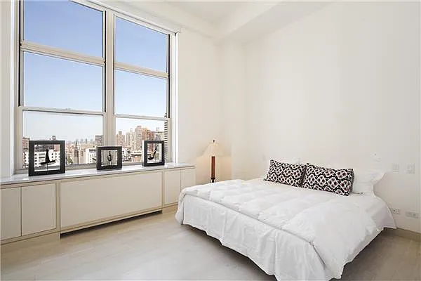 Rented by R New York | media 4