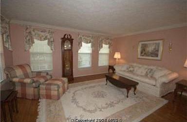 7834 Rockburn Drive Living Room