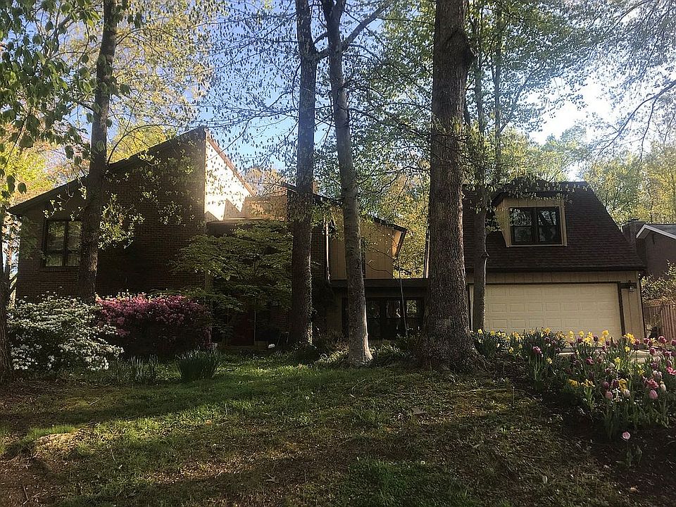 1st image of 3232 Amberley Ln