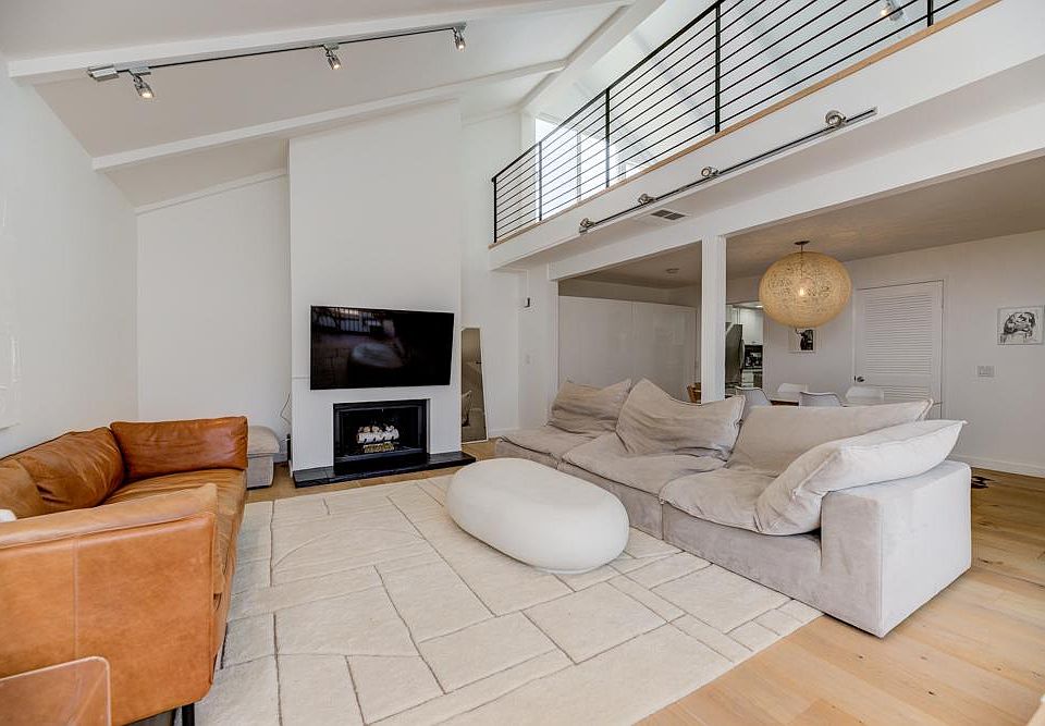 1st image of 1833 11th St APT 6