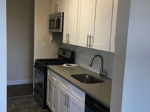 4th image of 175-20 Wexford Ter APT 14C