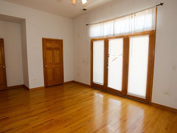 5th image of 2539 N Southport Ave #2F